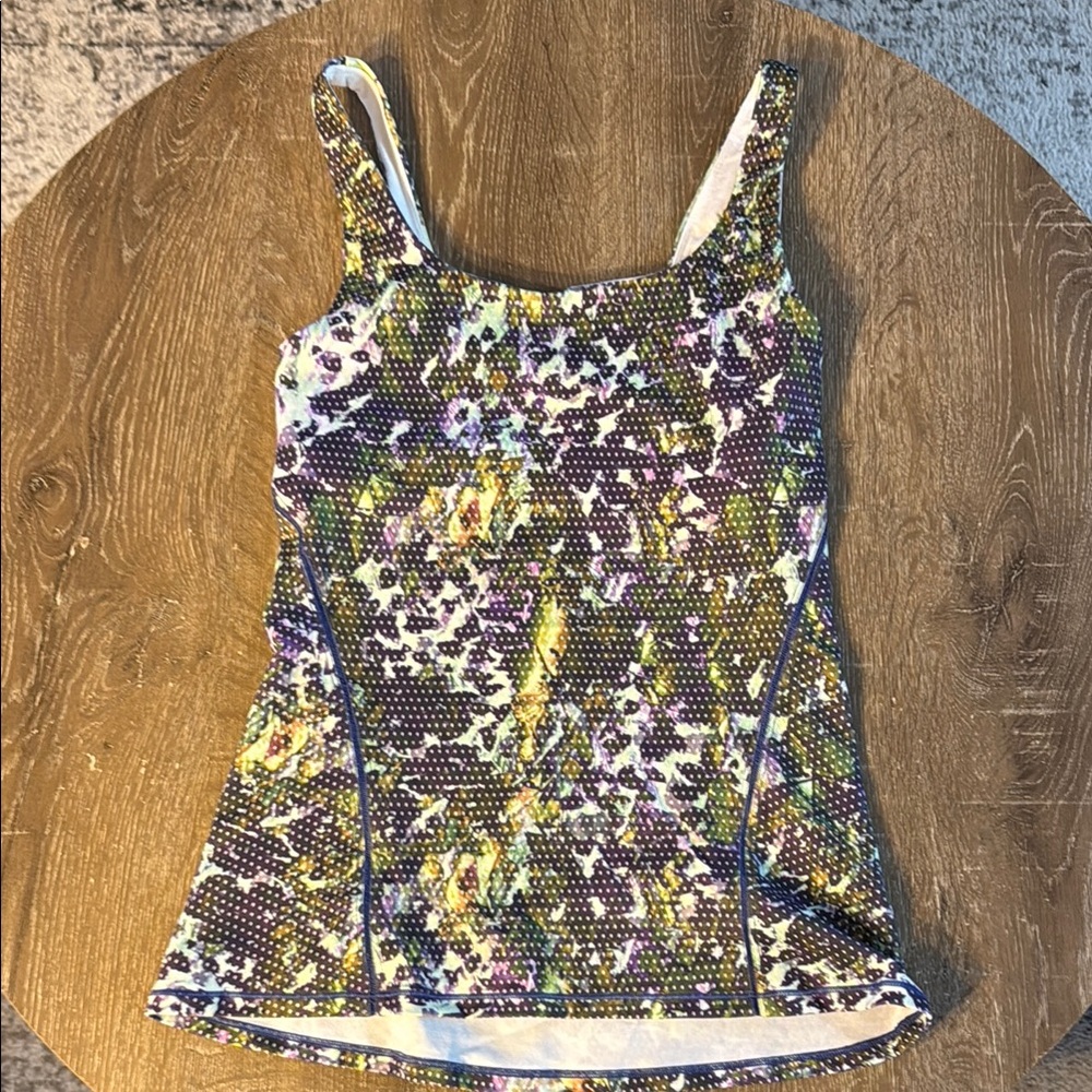Lululemon Tank, Size 6